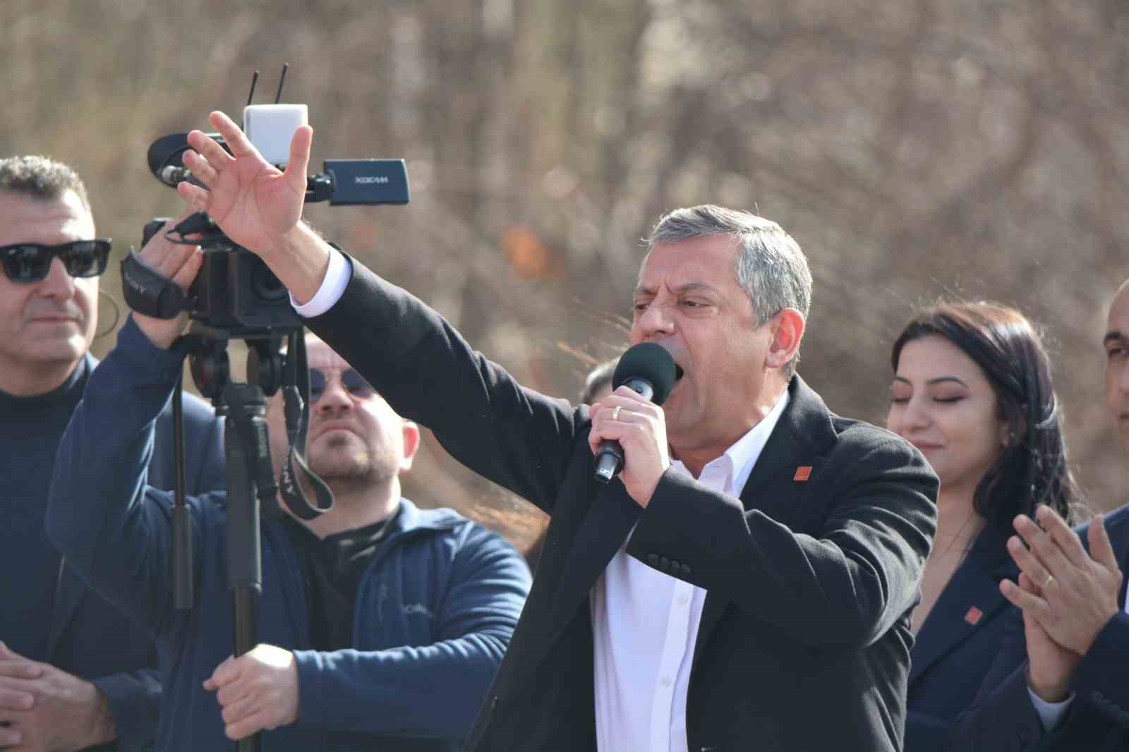 CHP Genel Başkanı Özel: "47 yıl ikinci parti kalan ama millete saygısını kaybetmeyen siyasetin adı Cumhuriyet Halk Partisi’dir"
