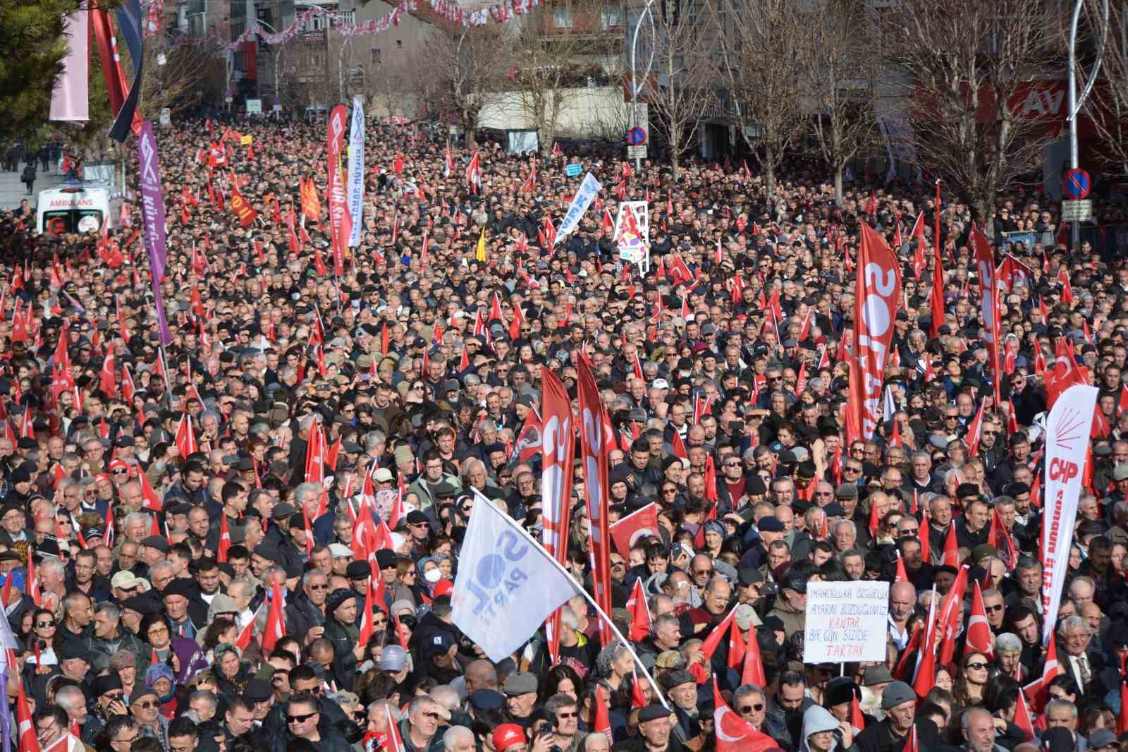 CHP Genel Başkanı Özel: "47 yıl ikinci parti kalan ama millete saygısını kaybetmeyen siyasetin adı Cumhuriyet Halk Partisi’dir"
