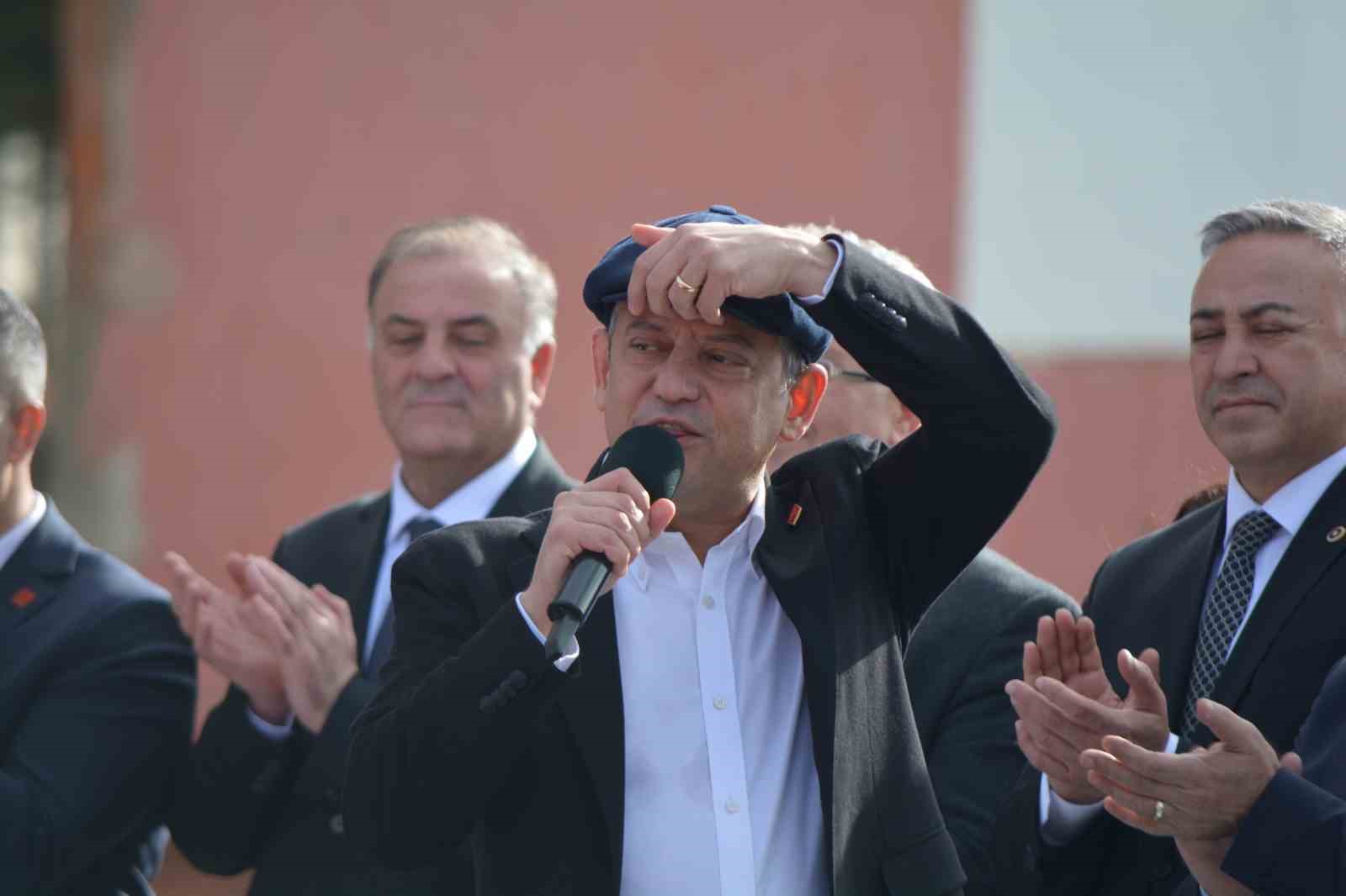 CHP Genel Başkanı Özel: "47 yıl ikinci parti kalan ama millete saygısını kaybetmeyen siyasetin adı Cumhuriyet Halk Partisi’dir"
