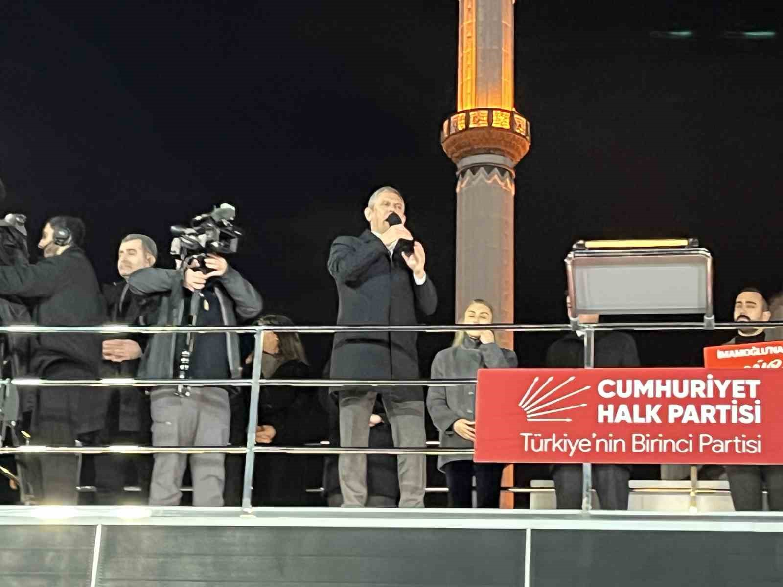CHP Genel Başkanı Özel, Bağcılar’daki mitingde konuştu
