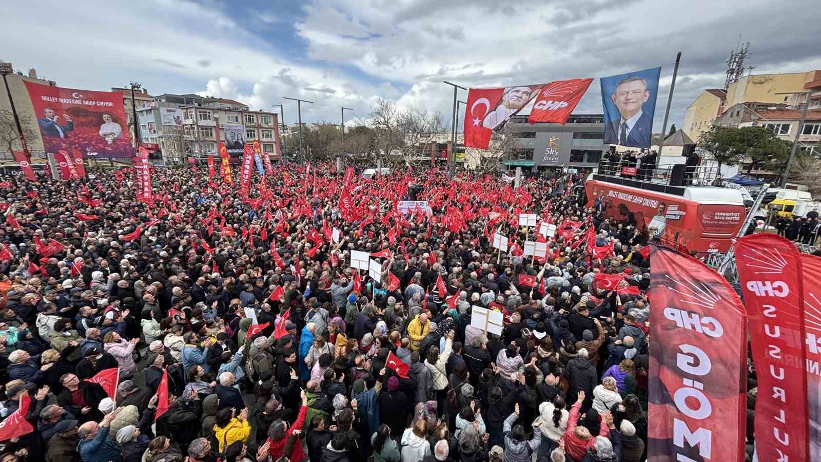 CHP Genel Başkanı Özel: "Ben milletimden utandım o görüntüler adına. Ben özür diyorum milletimden"
