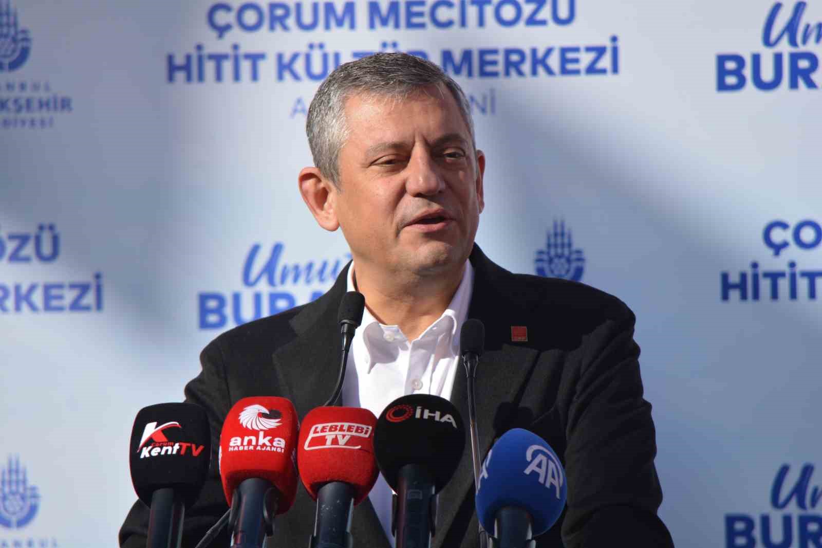 CHP Genel Başkanı Özel: "Bunların kötü sözlerine kulağımızı tıkıyoruz, milletimizin gözünün içine bakıyoruz"
