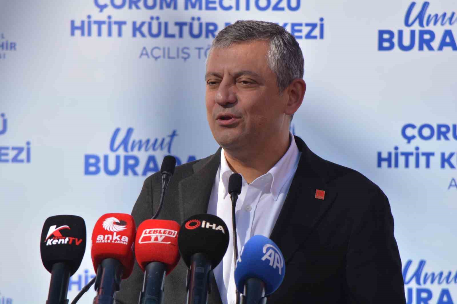 CHP Genel Başkanı Özel: "Bunların kötü sözlerine kulağımızı tıkıyoruz, milletimizin gözünün içine bakıyoruz"
