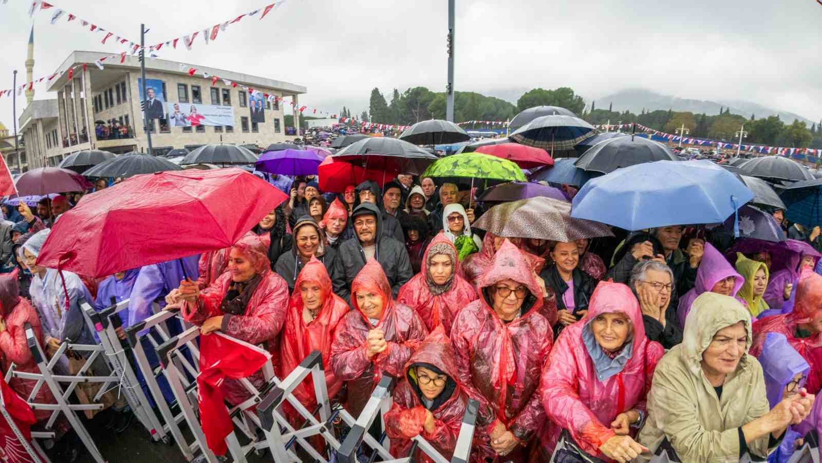 CHP Genel Başkanı Özel: "CHP büyük bir saldırı altında"
