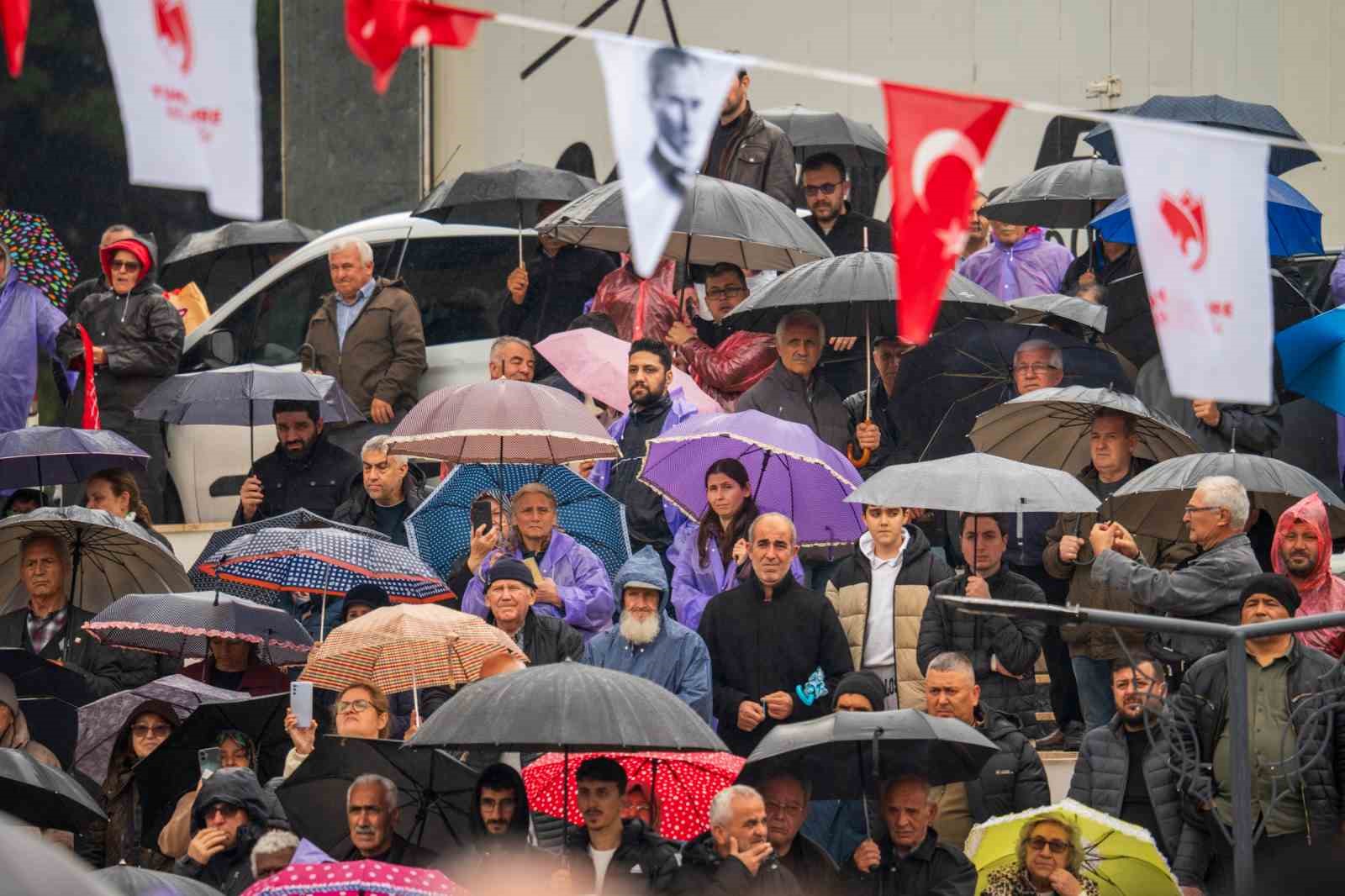 CHP Genel Başkanı Özel: "CHP büyük bir saldırı altında"
