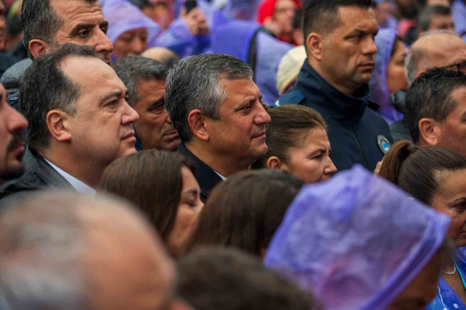 CHP Genel Başkanı Özel: "CHP büyük bir saldırı altında"
