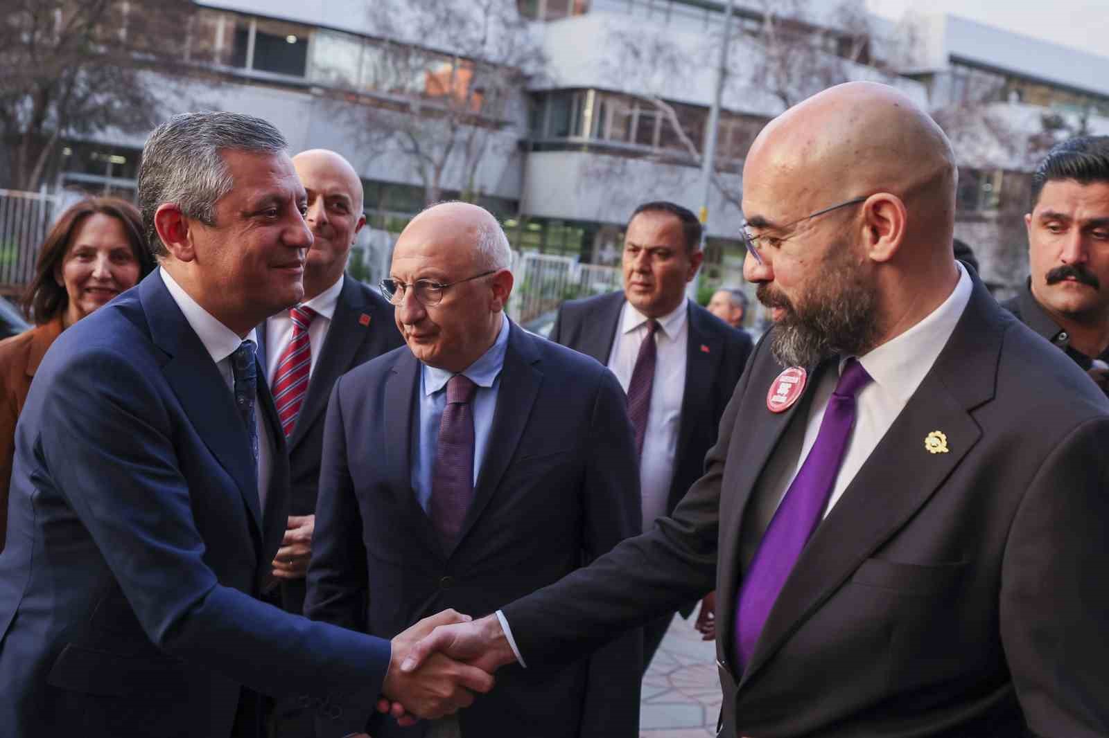 CHP Genel Başkanı Özel: "Gazetecilerin emeklerinin sömürülmediği bir Türkiye’ye ihtiyaç var"
