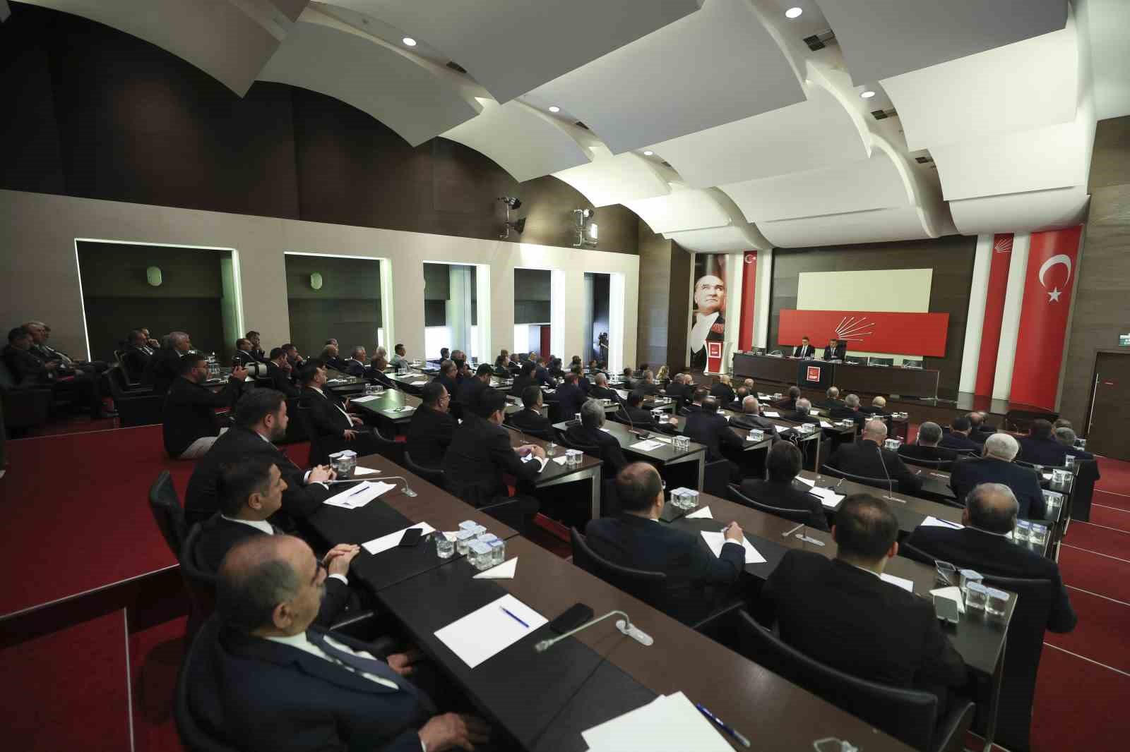 CHP Genel Başkanı Özel, il başkanları toplantısına başkanlık etti
