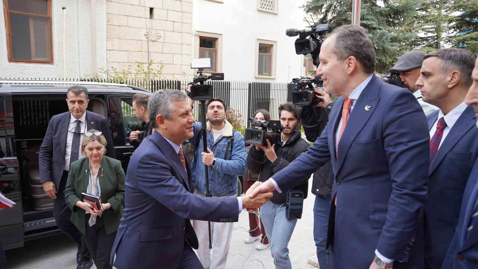 CHP Genel Başkanı Özel: "İran’da yaşananlar, dünyadaki tüm ülkelerin ekonomilerine zarar veriyor"
