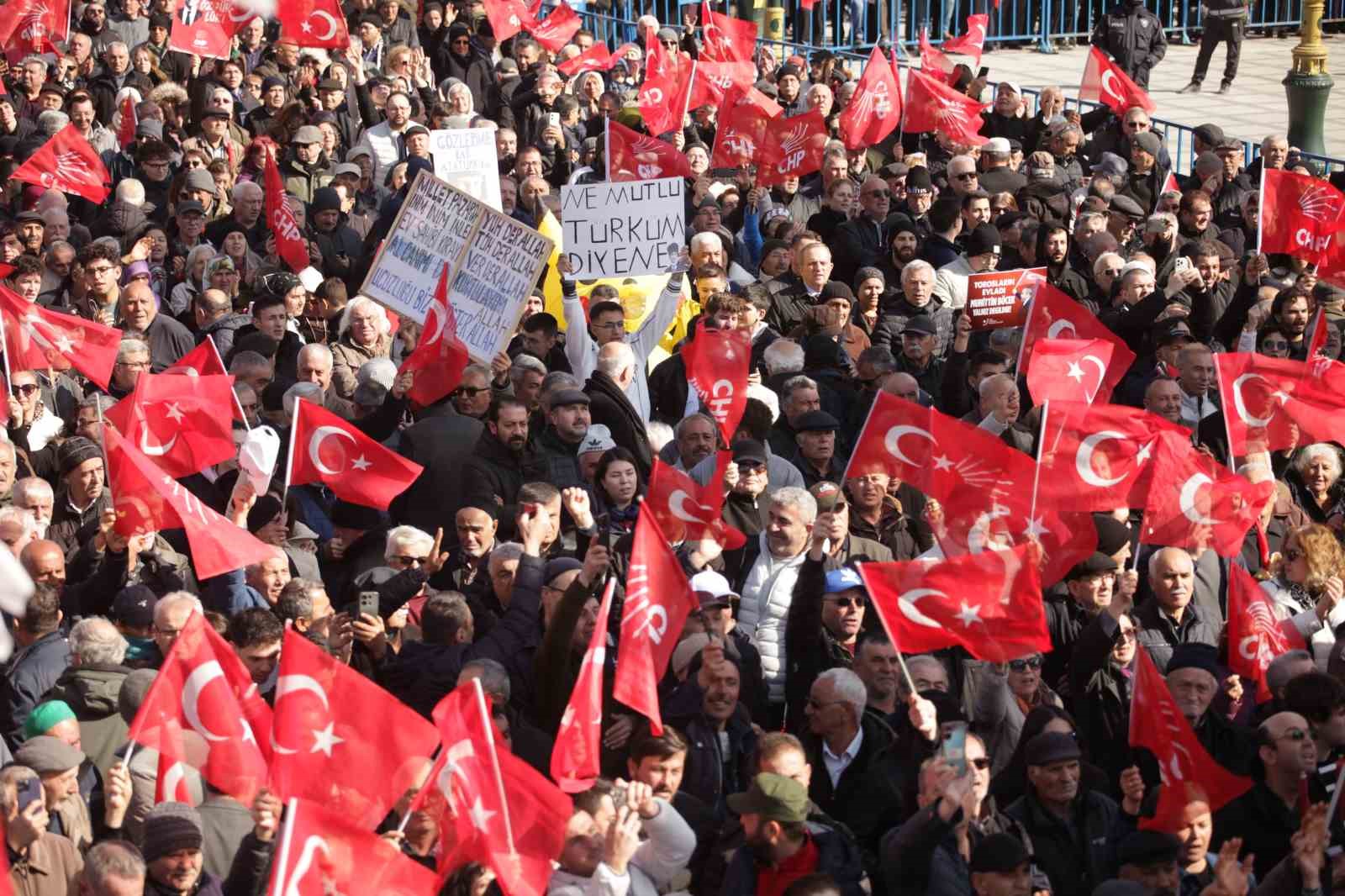 CHP Genel Başkanı Özel: "İran’ın kararını İran halkı verecektir"

