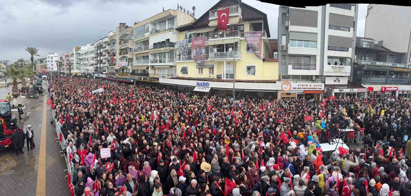 CHP Genel Başkanı Özel Kuşadası’nda

