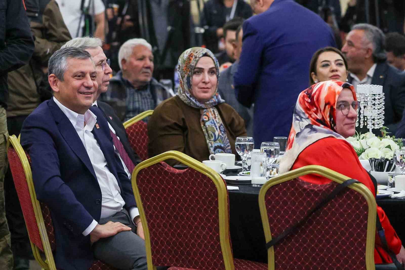 CHP Genel Başkanı Özel: "Maalesef 160 kız çocuğu daha ilk günden öldü"
