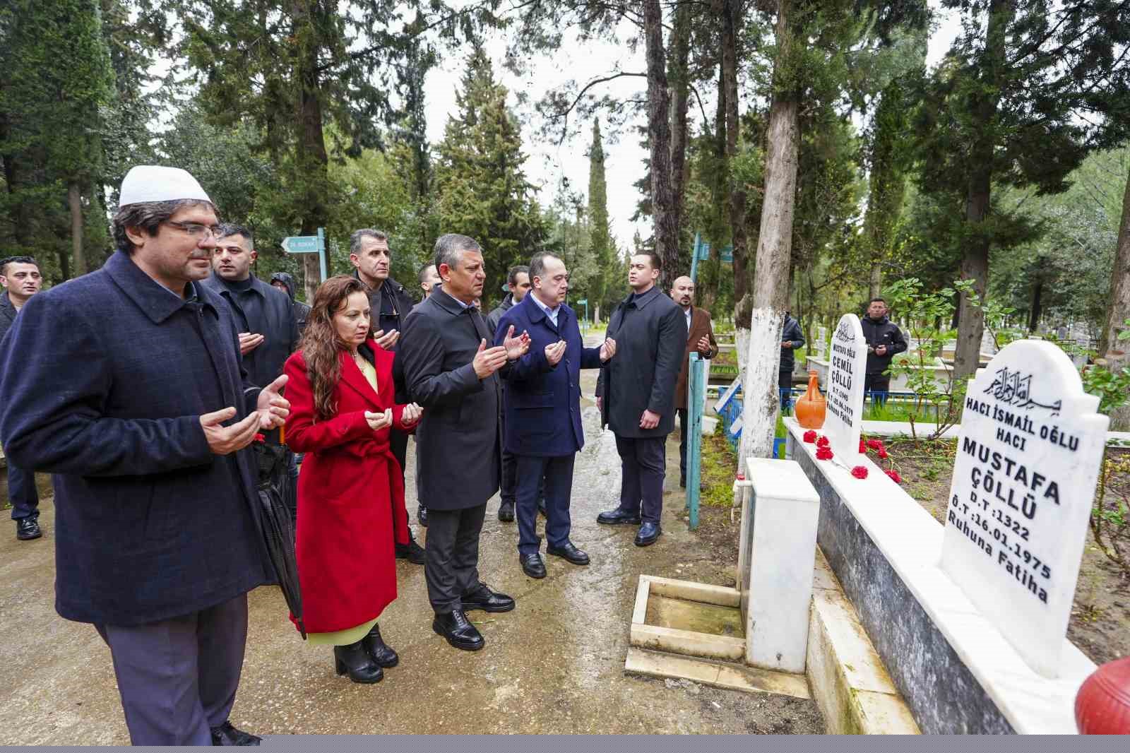 CHP Genel Başkanı Özel, memleketinde kabir ziyaretlerinde bulundu
