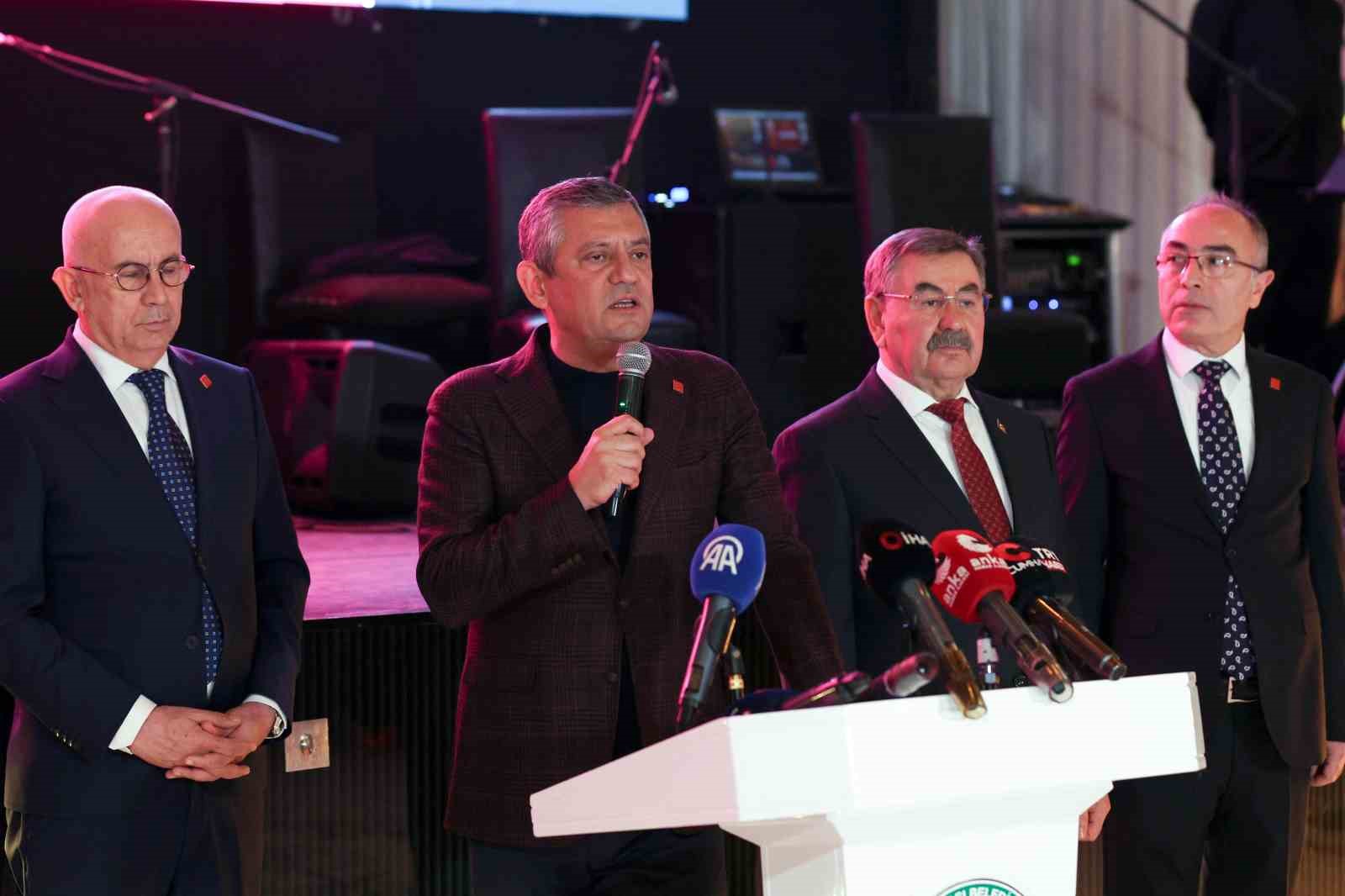 CHP Genel Başkanı Özel: "Trump’ın kurduğu düzen, yeni dünya düzeni olamaz"
CHP Genel Başkanı Özel: "Trump’ın kurduğu düzen, yeni dünya düzeni olamaz"