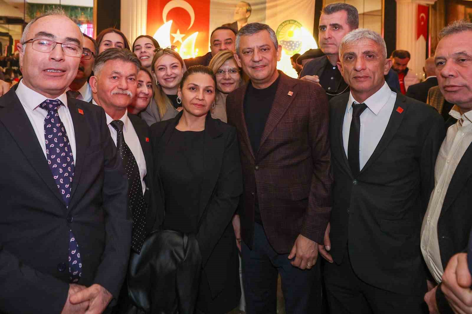 CHP Genel Başkanı Özel: "Trump’ın kurduğu düzen, yeni dünya düzeni olamaz"
CHP Genel Başkanı Özel: "Trump’ın kurduğu düzen, yeni dünya düzeni olamaz"