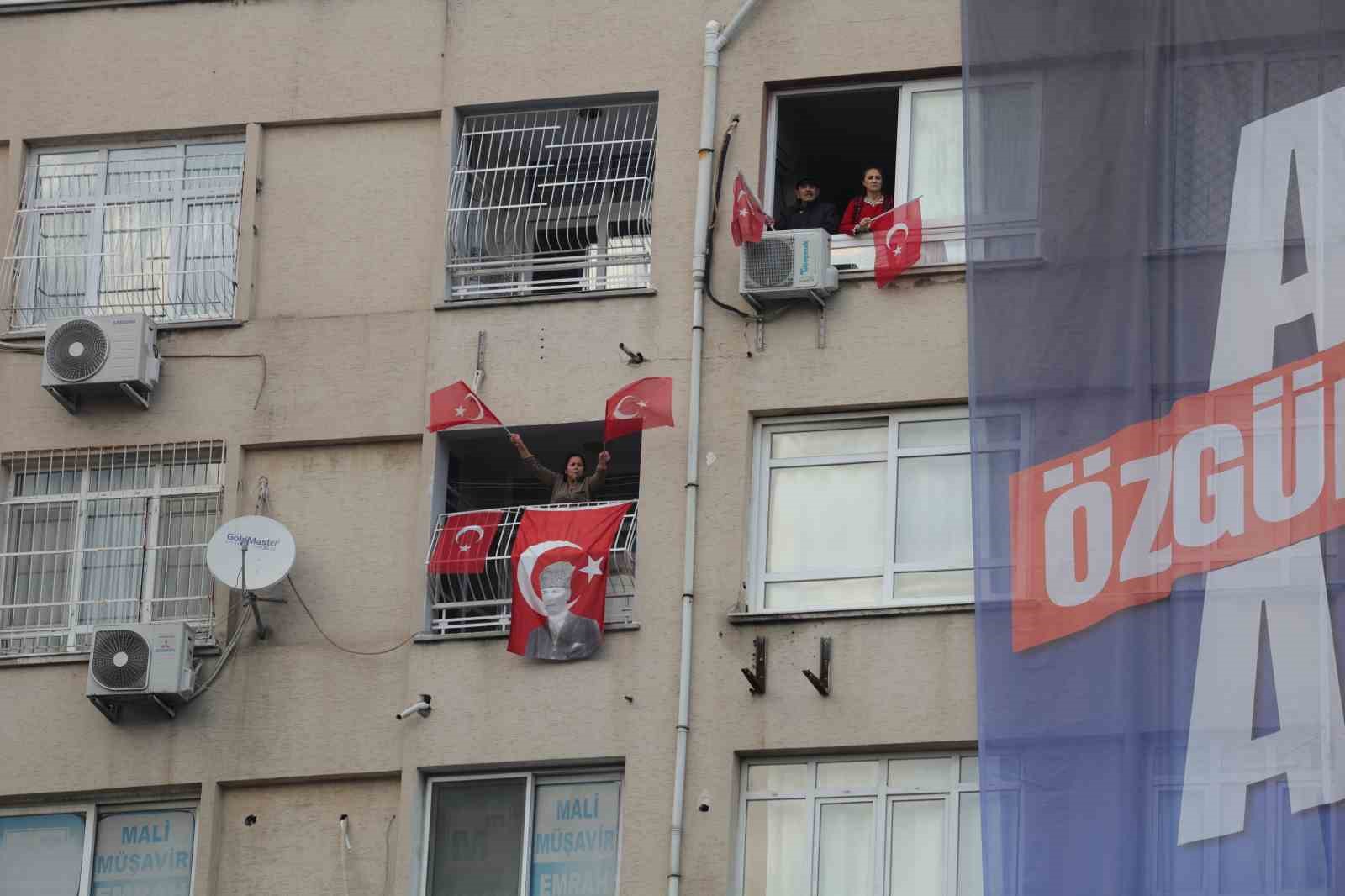CHP Genel Başkanı Özel: "Tutuksuz ve adil bir yargılama sürecinin yaşanmasını bekliyoruz"
