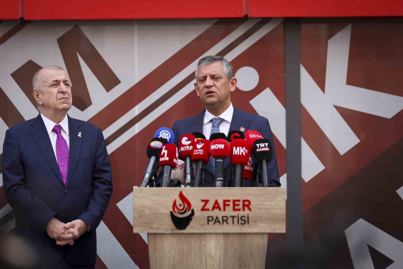 CHP Genel Başkanı Özel’den Zafer Partisi Genel Başkanı Özdağ’a ziyaret
