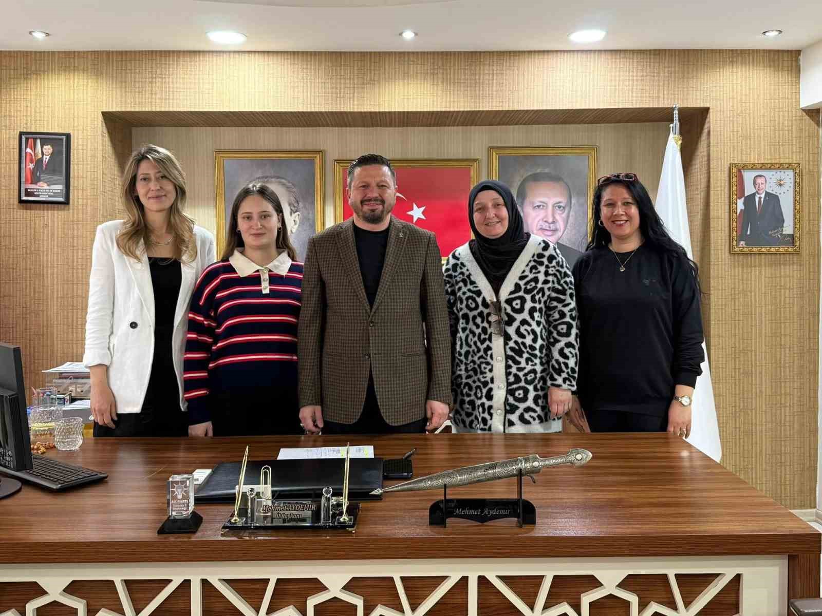 CHP Karesi İlçe Kadın Kolları Başkanı Sabiha Gören AK Parti’de
