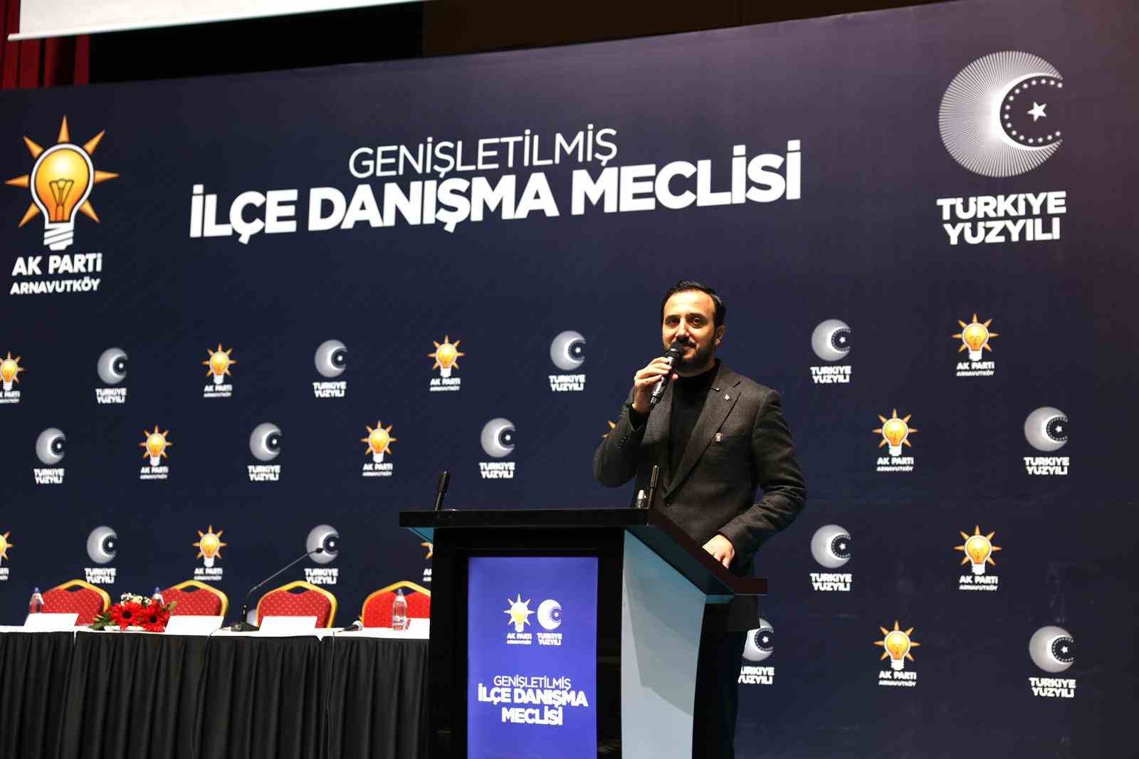 CHP’den istifa eden ikisi meclis üyesi 150 kişi AK Parti’ye katıldı
