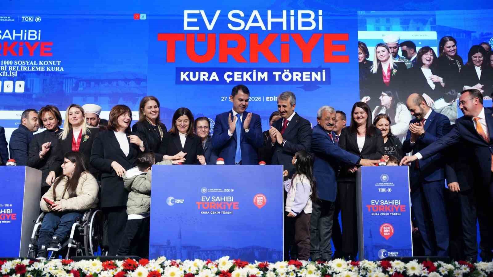 CHP’li Belediye Başkanı Gencan’dan Bakan Kurum’a teşekkür mesajı: "Minnettarız"
CHP’li Belediye Başkanı Gencan’dan Bakan Kurum’a teşekkür mesajı: "Minnettarız"