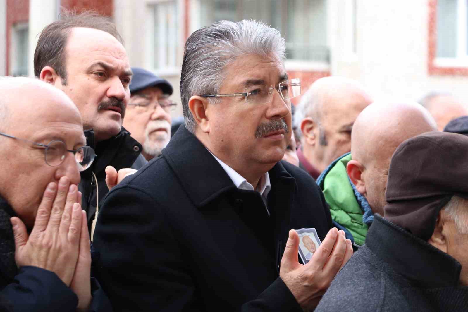 CHP’li Utku Çakırözer’in babası son yolculuğuna uğurlandı
