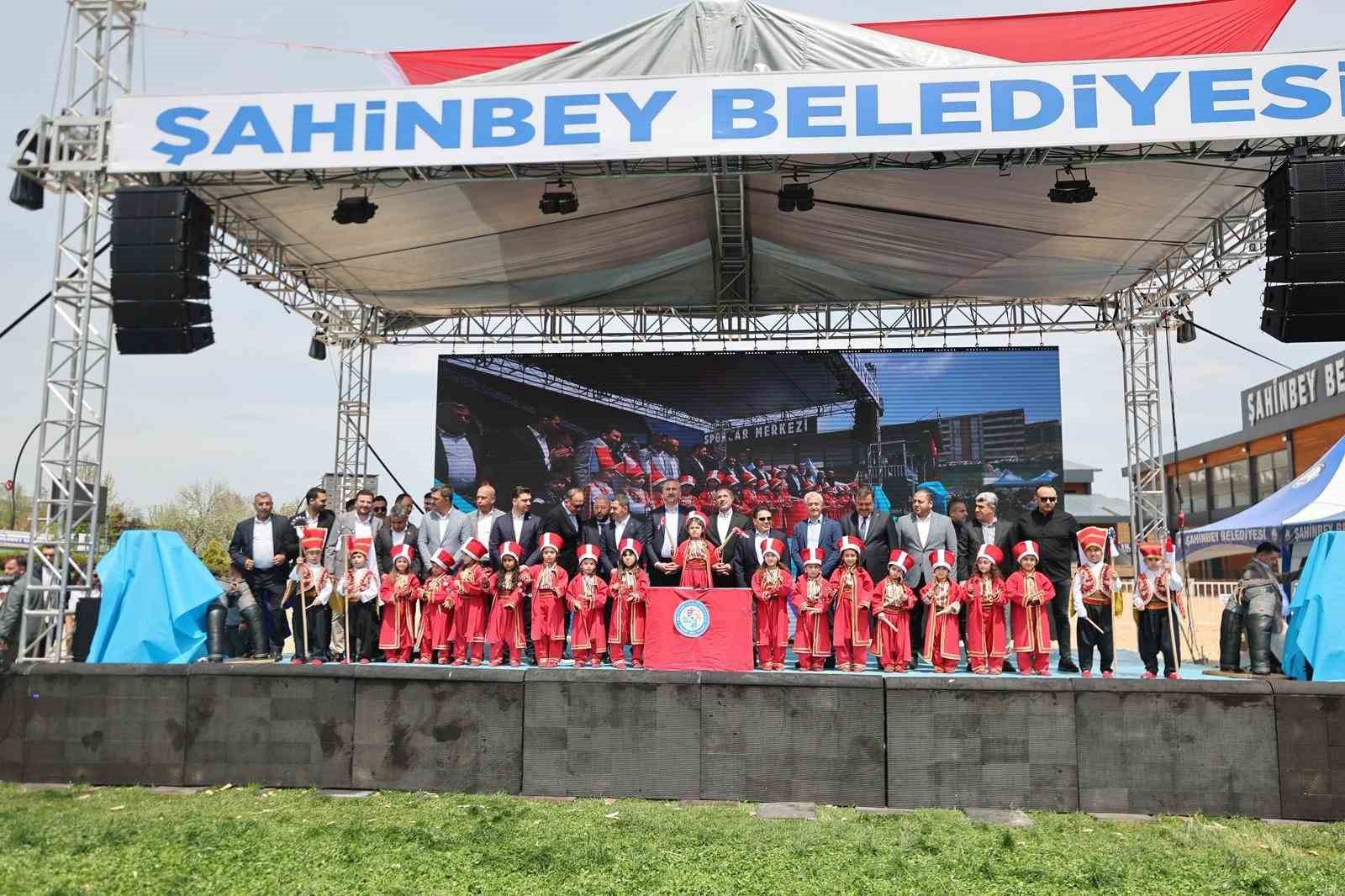 CHP’lilerin sırt döndüğü çocuklar er meydanına çıktı
