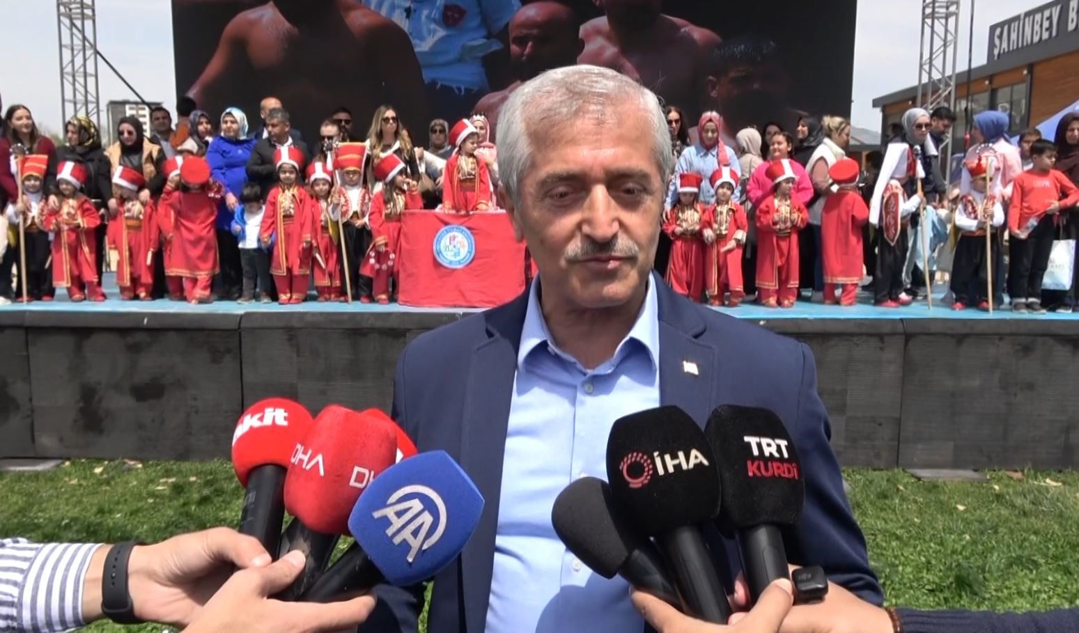 CHP’lilerin sırt döndüğü çocuklar er meydanına çıktı
