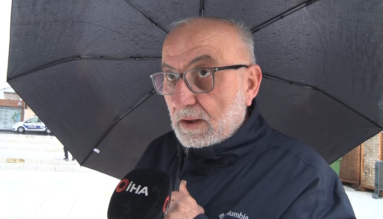 CHP’nin LGBT önerisi yeniden gündeme geldi, vatandaş tepki gösterdi
CHP’nin LGBT önerisi yeniden gündeme geldi, vatandaş tepki gösterdi