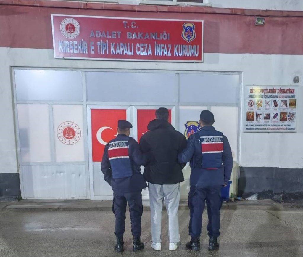 Çiçekdağı’nda kişisel verileri ele geçiren 3 kişi tutuklandı
