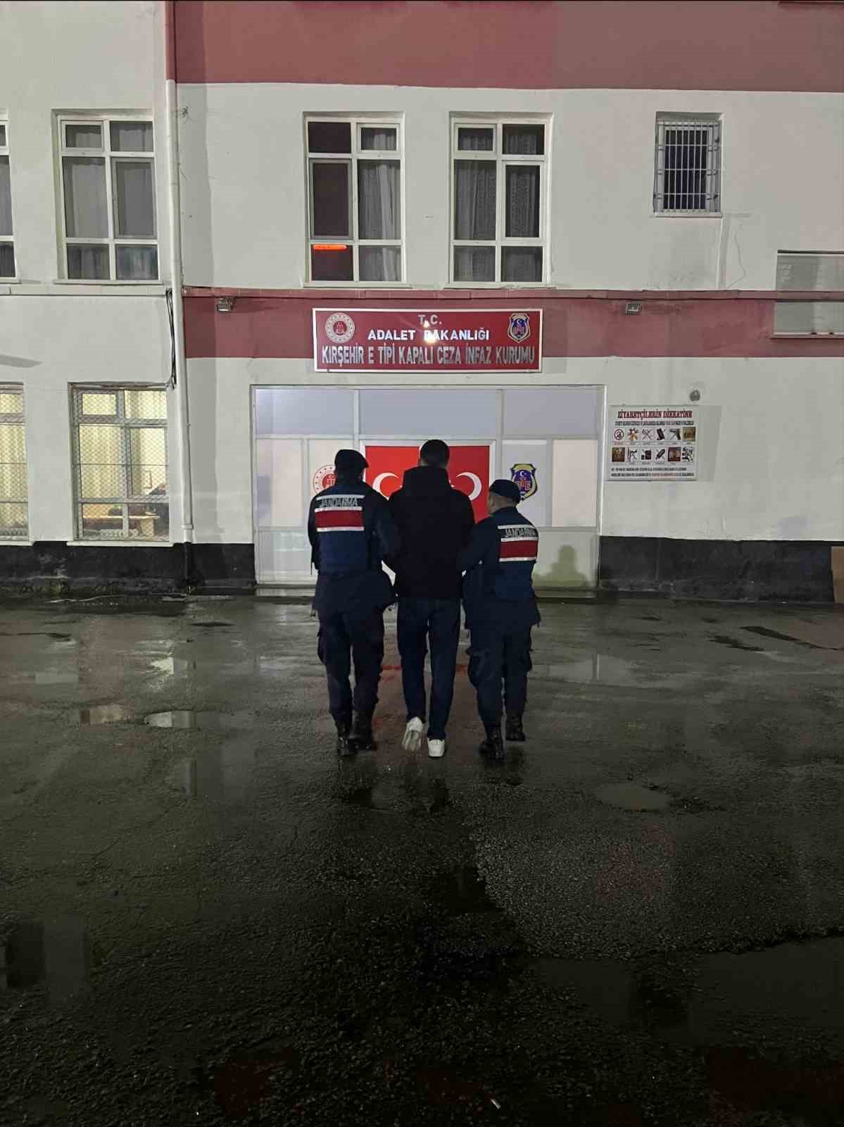 Çiçekdağı’nda kişisel verileri ele geçiren 3 kişi tutuklandı
