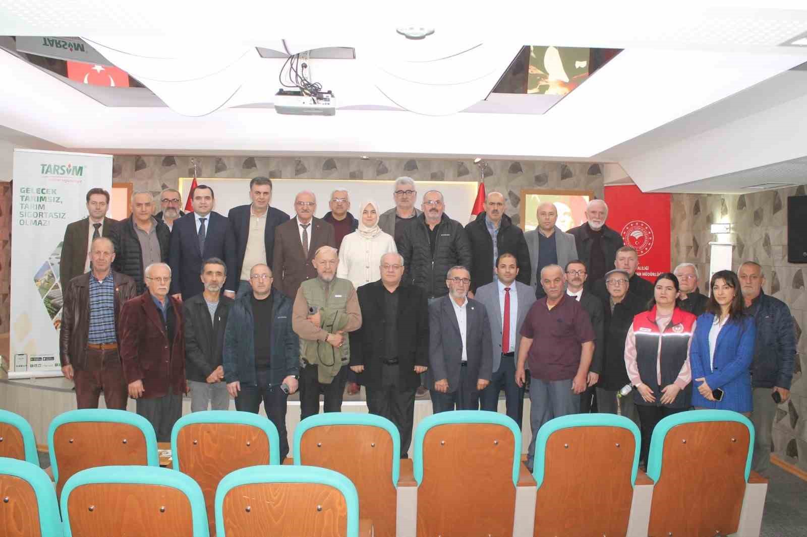 Çiftçilere tarım sigortası anlatıldı
Çiftçilere tarım sigortası anlatıldı