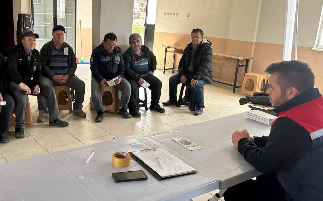 Çiftçilere tarımsal destek ve zararlılarla mücadele eğitimi verildi
