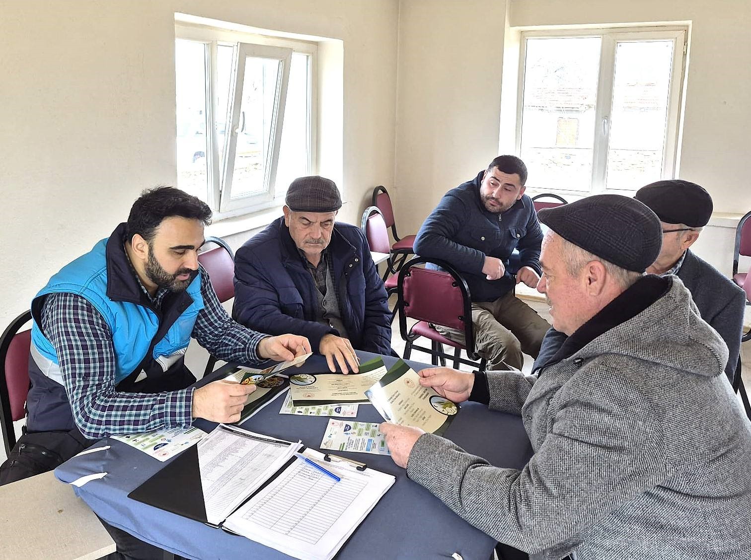 Çiftçilere yönelik bitki koruma eğitimleri sürüyor
Çiftçilere yönelik bitki koruma eğitimleri sürüyor