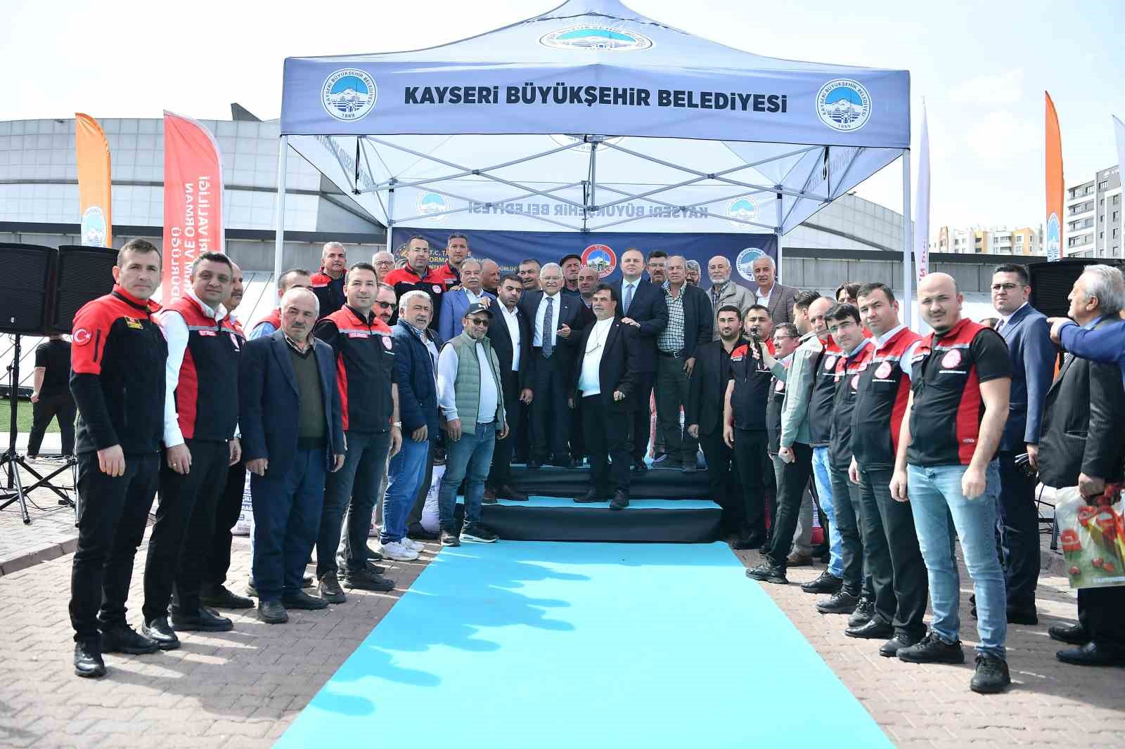 Çiftçiye 360 ton tohum dağıtıldı
Çiftçiye 360 ton tohum dağıtıldı