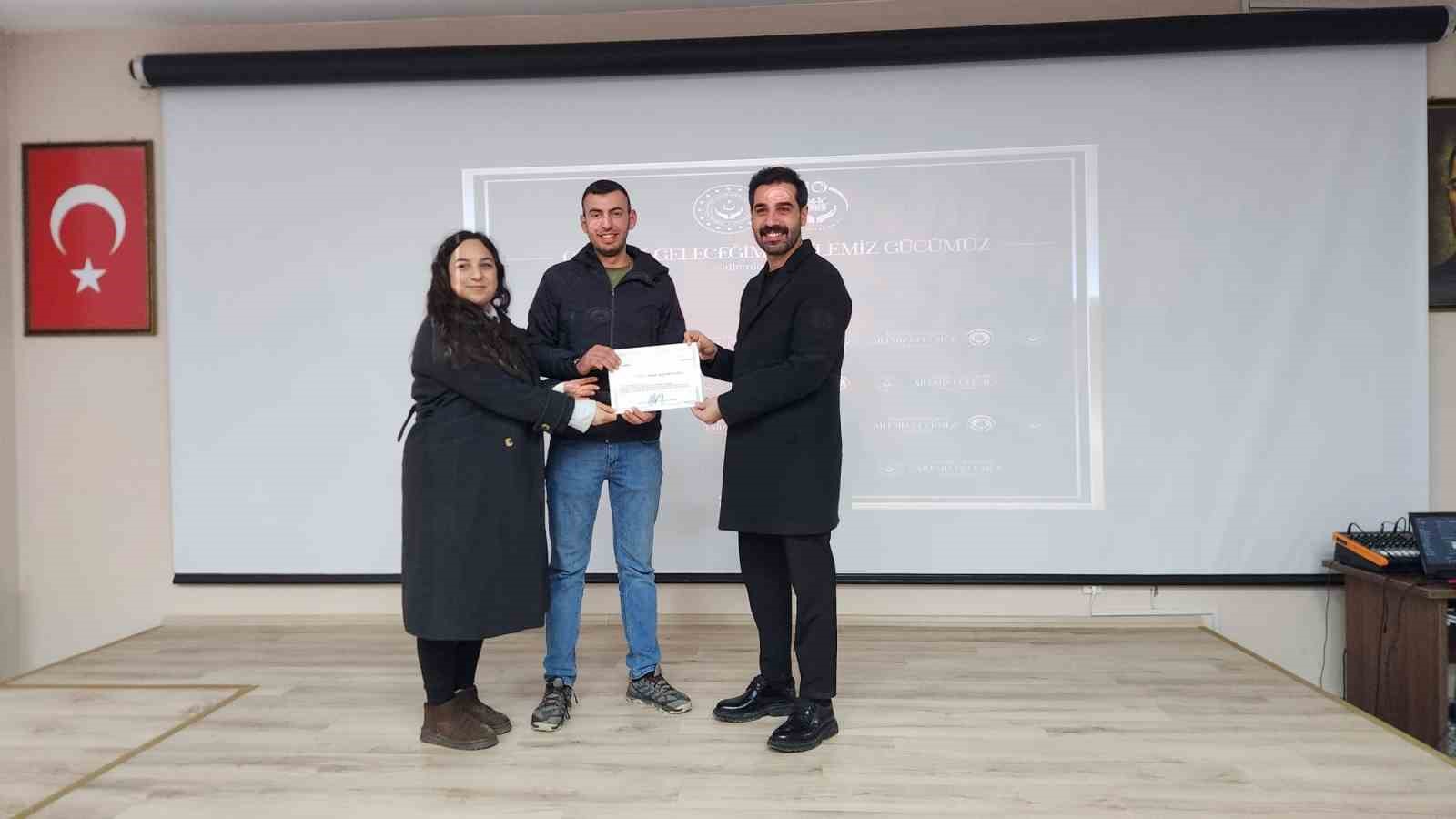 Çiftler saygılı bir evliliğe, aileler çocuklarını görmeye ve duymaya hazırlanıyor
