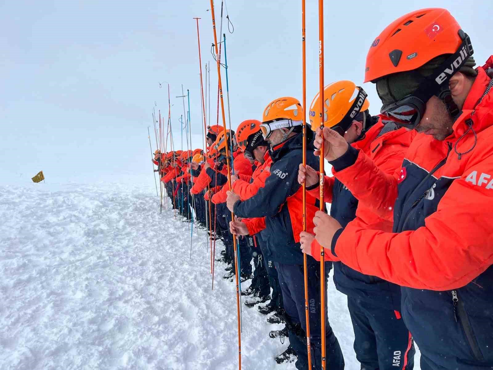 Çığ riskine karşı bölgesel AFAD eğitimi Van’da başladı
