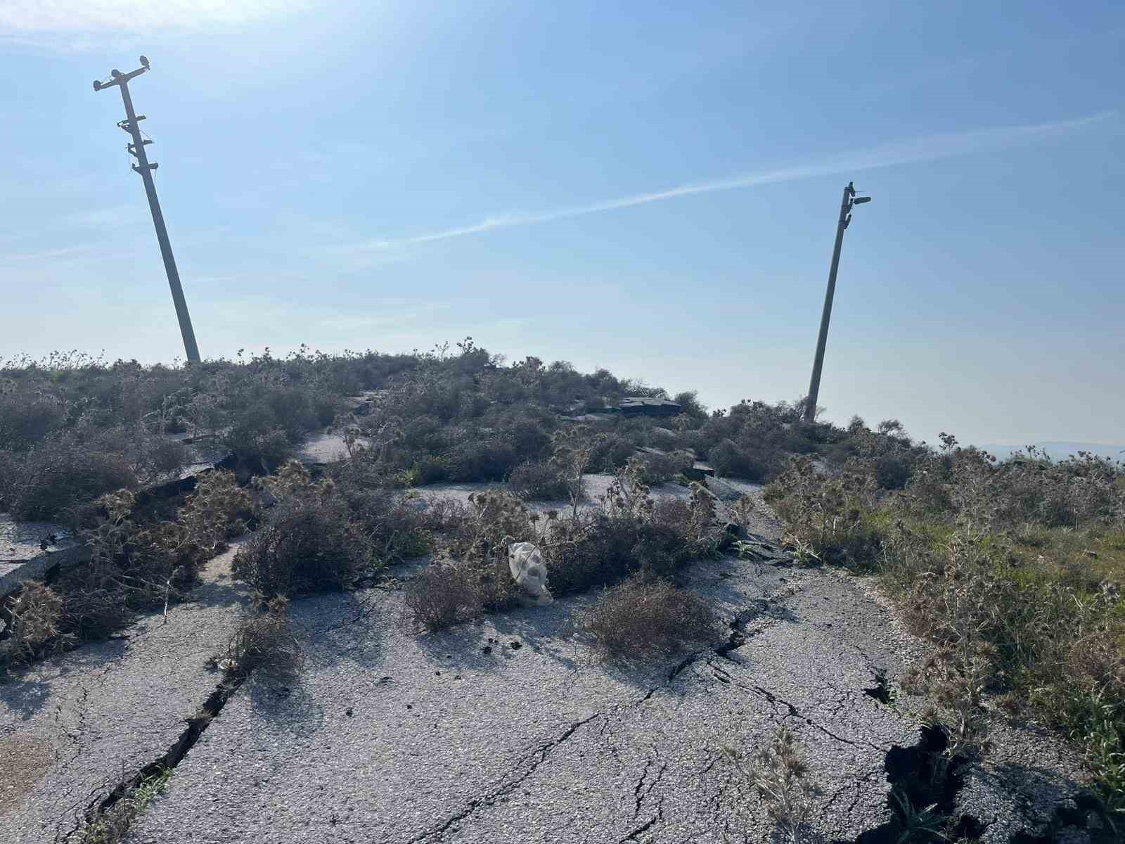 Çiğli’de çöp tesisinin neden olduğu heyelan mahalleyi yutuyor
