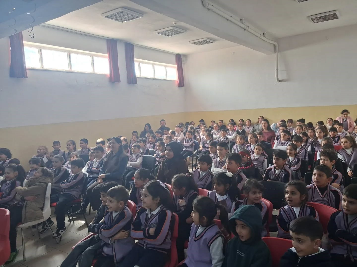 Çıldırlı çocuklara siharbaz sürprizi
