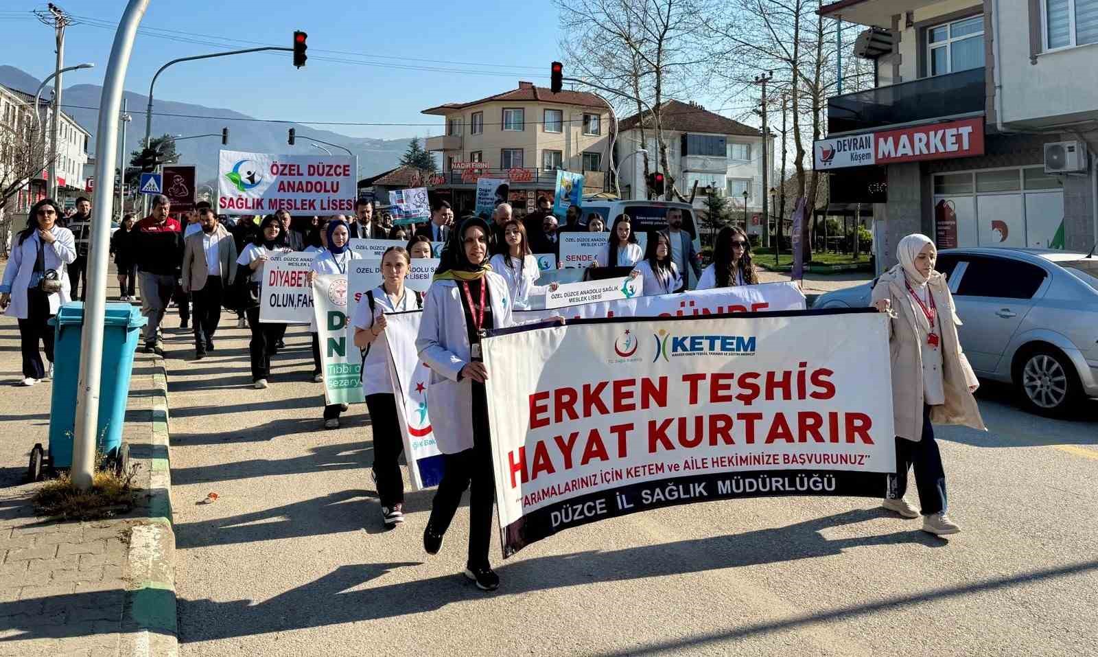 Çilimli’de sağlık için farkındalık yürüyüşü yapıldı
Çilimli’de sağlık için farkındalık yürüyüşü yapıldı