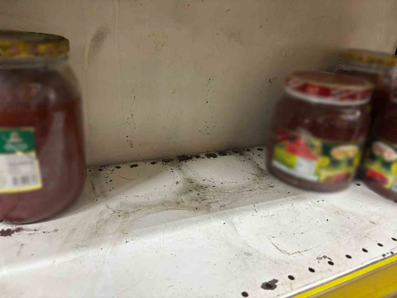 CİMER şikayeti sonrası zabıta baskını: Markette 4 kamyonet dolusu ürüne el konuldu
