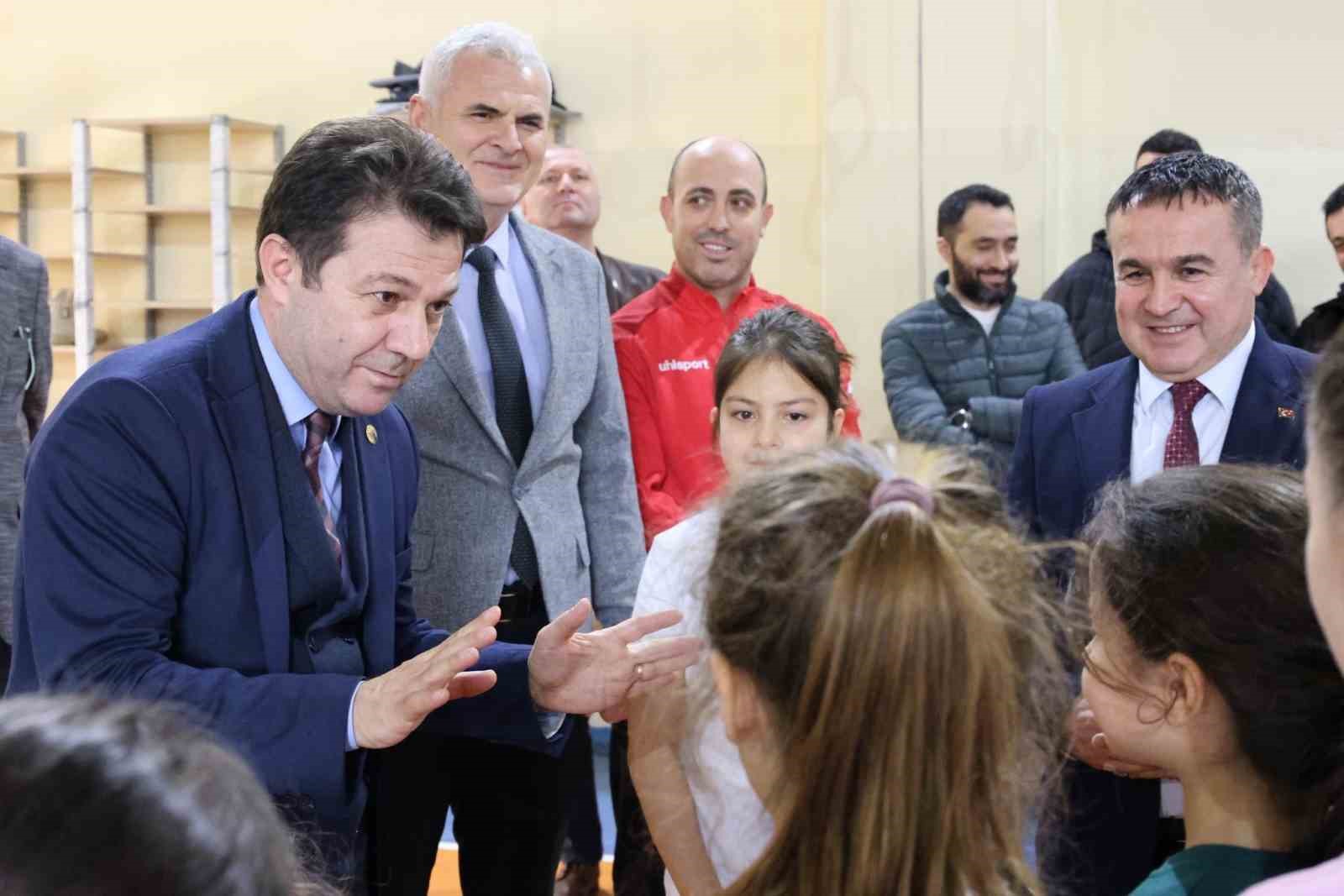 Cimnastik Federasyonu Başkanı Suat Çelen Bilecik’te antrenmanları inceledi
