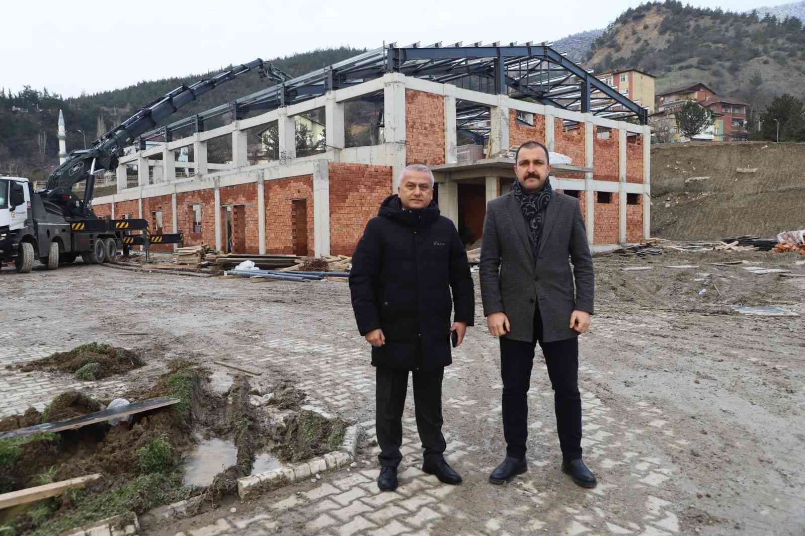 Cimnastik salonu inşaatı tüm hızıyla sürüyor
Cimnastik salonu inşaatı tüm hızıyla sürüyor