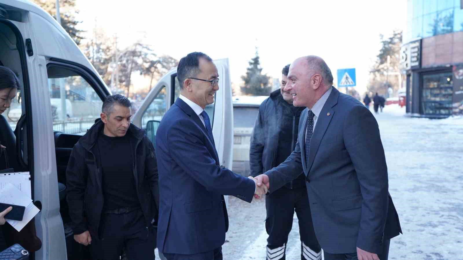 Çin Büyükelçisi JIANG Xuebin ETSO’da
