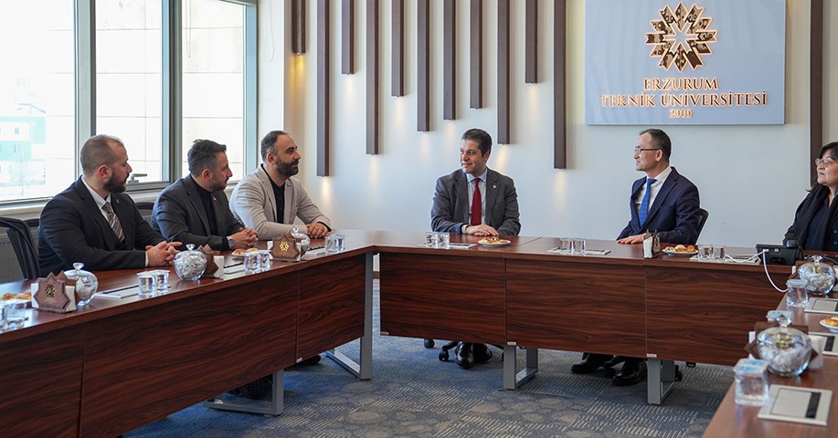 Çin Halk Cumhuriyeti Büyükelçisi Jiang Xuebin’den ETÜ’ye ziyaret
