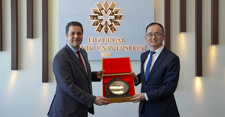 Çin Halk Cumhuriyeti Büyükelçisi Jiang Xuebin’den ETÜ’ye ziyaret
