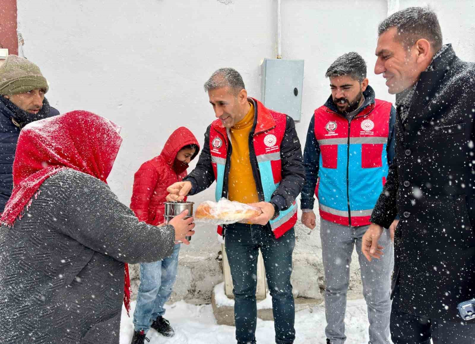 Çınar Kaymakamlığından örnek davranış
