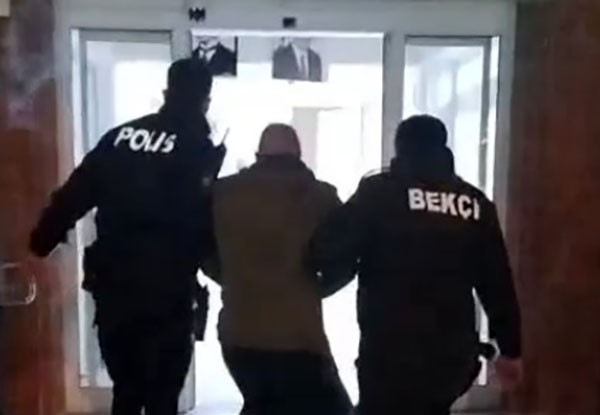 Cinayet ve uyuşturucu suçlarından aranan firari yakalandı
