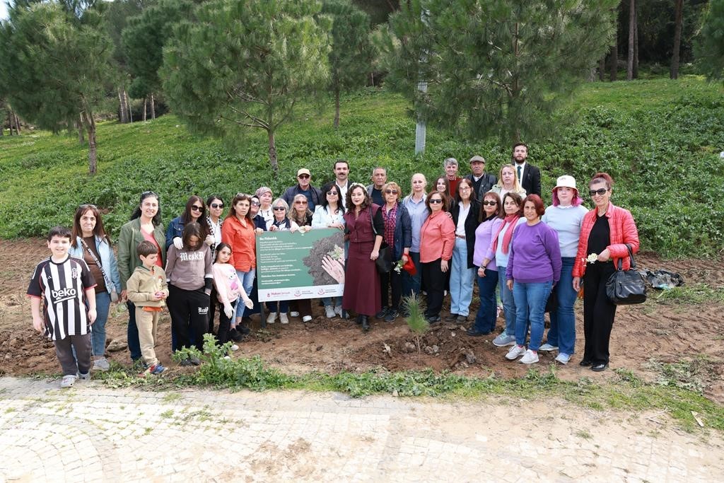 Cinayete kurban giden kadınlar anısına fidan dikildi

