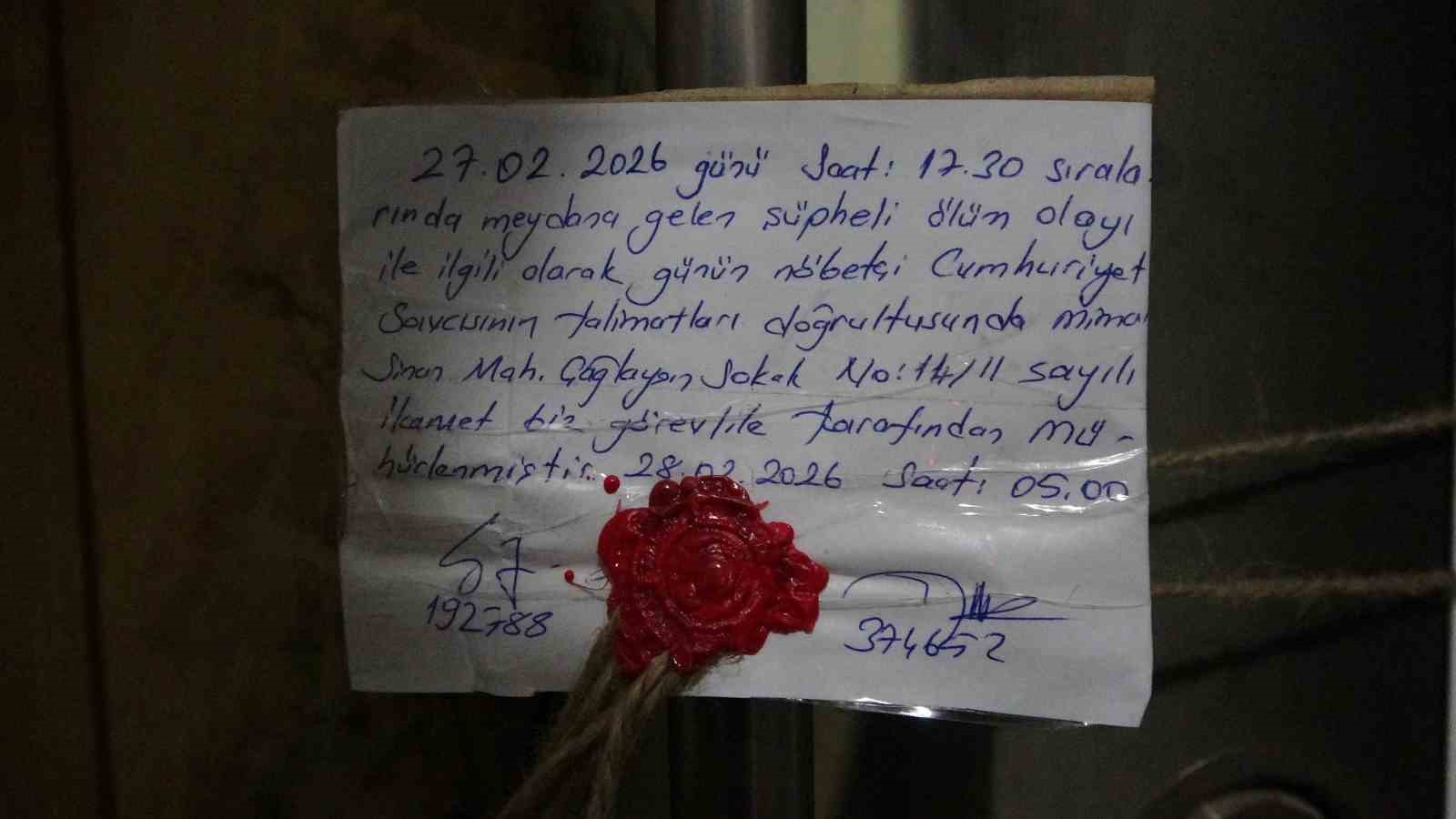 Cinayete kurban gittiği değerlendirilen kadının komşuları konuştu
Cinayete kurban gittiği değerlendirilen kadının komşuları konuştu