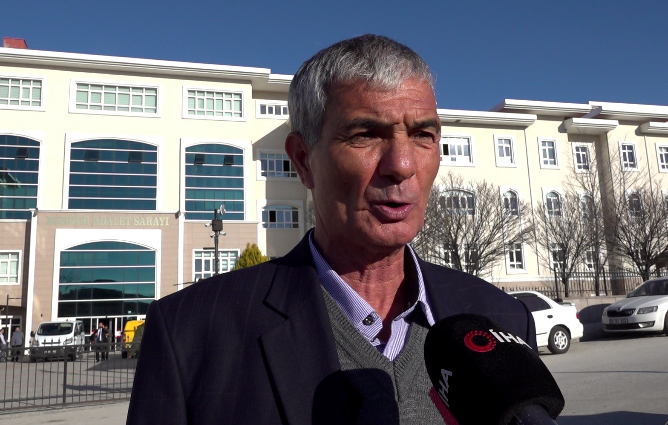 Cinayetle biten kadınların yasak aşk tartışmasında acılı baba konuştu: "Benim bir tane kızımı elimden aldılar"
Cinayetle biten kadınların yasak aşk tartışmasında acılı baba konuştu: "Benim bir tane kızımı elimden aldılar"